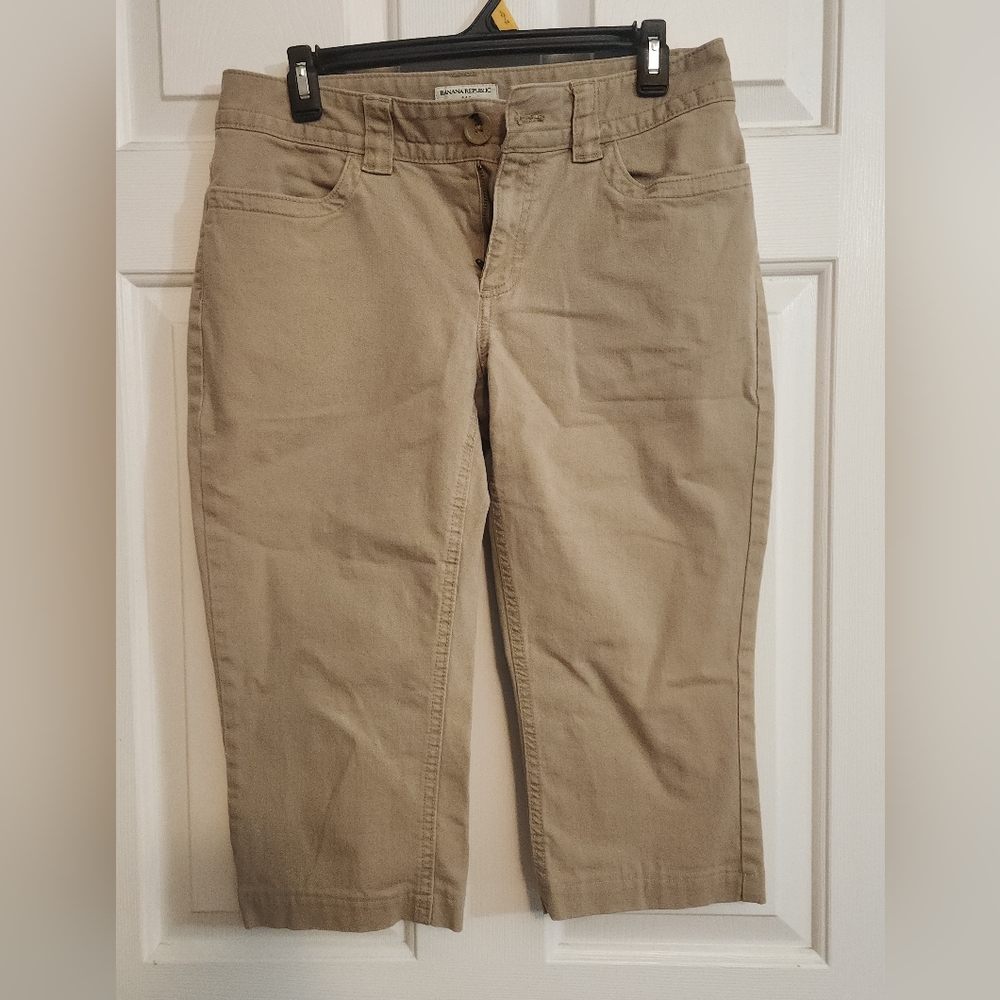 Banana Republic Beige Stretch Capri Style Pants